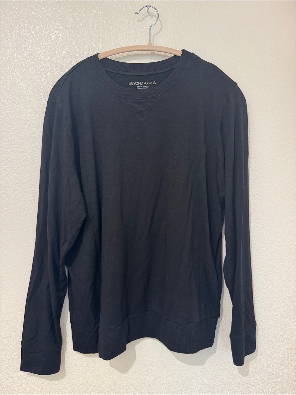 Beyond Yoga Black Long Sleeve Crewneck Sweatshirt